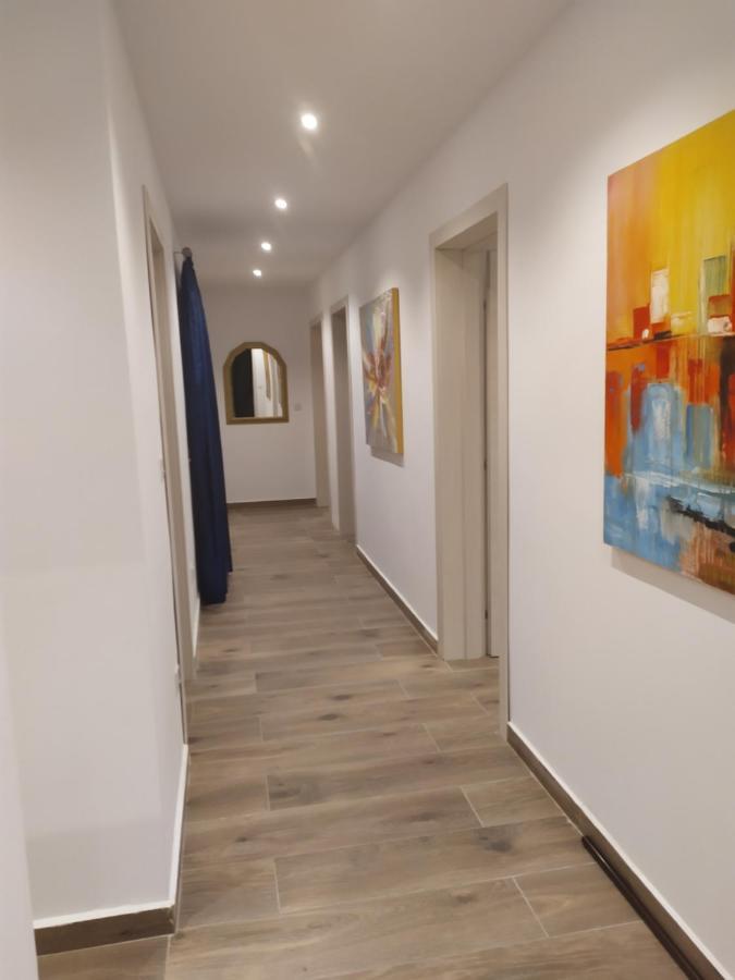 Living Apartment *